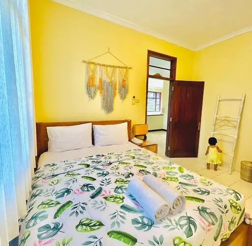 5br Private Pool ,near Airport, Villa