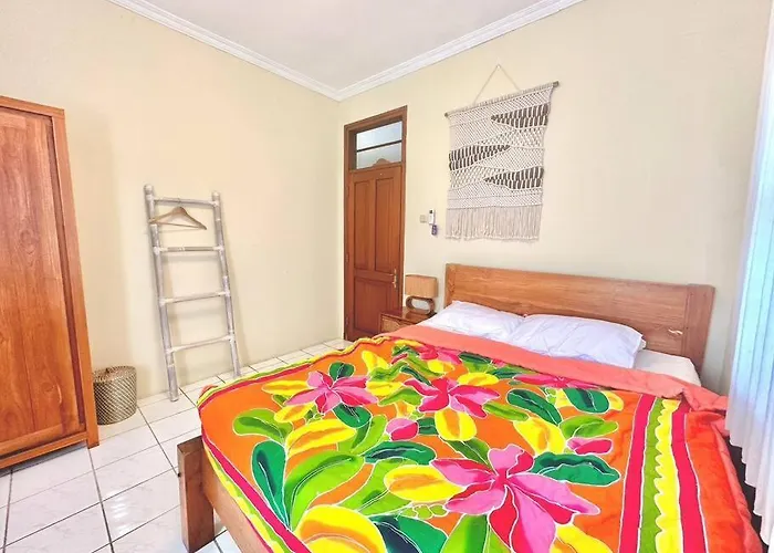 Villa 5br Private Pool ,near Airport, *