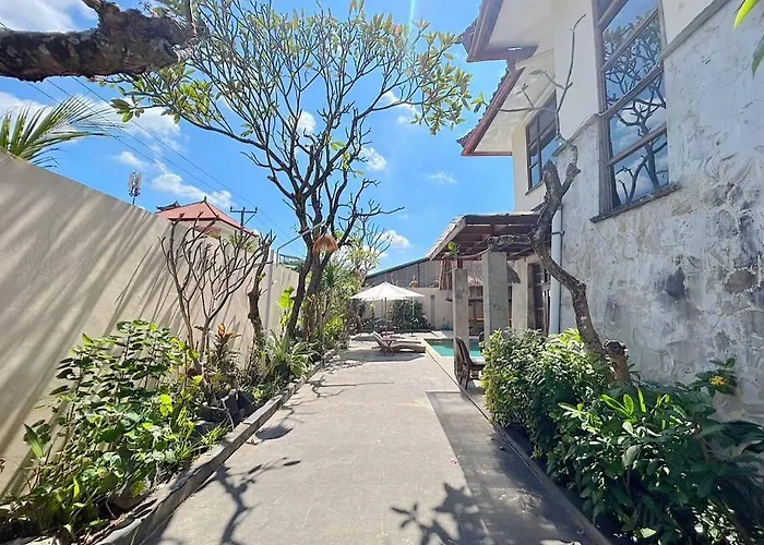 Villa 5br Private Pool ,near Airport, *